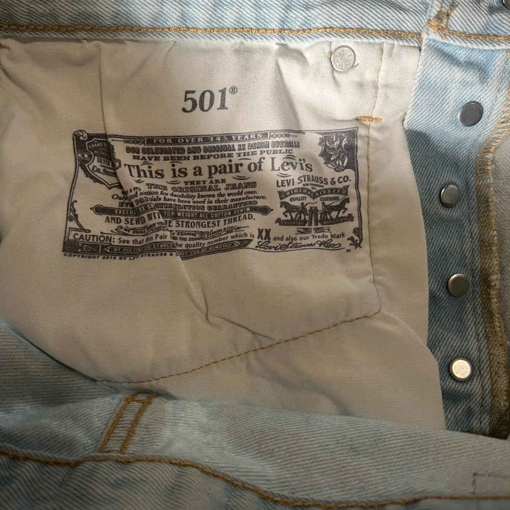 Levi’s 501 Light Wash Denim Cutoff Shorts 30
